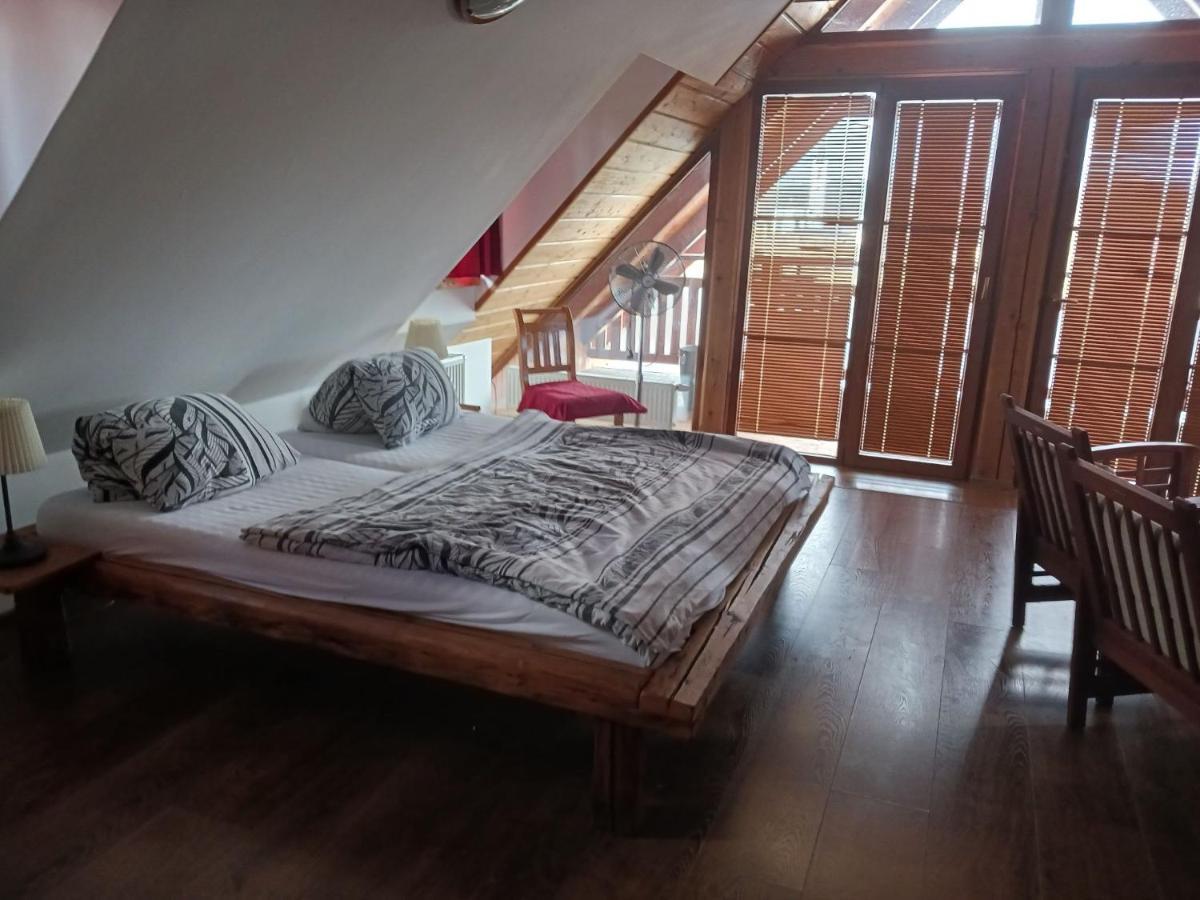 Hotel Leyla 3*