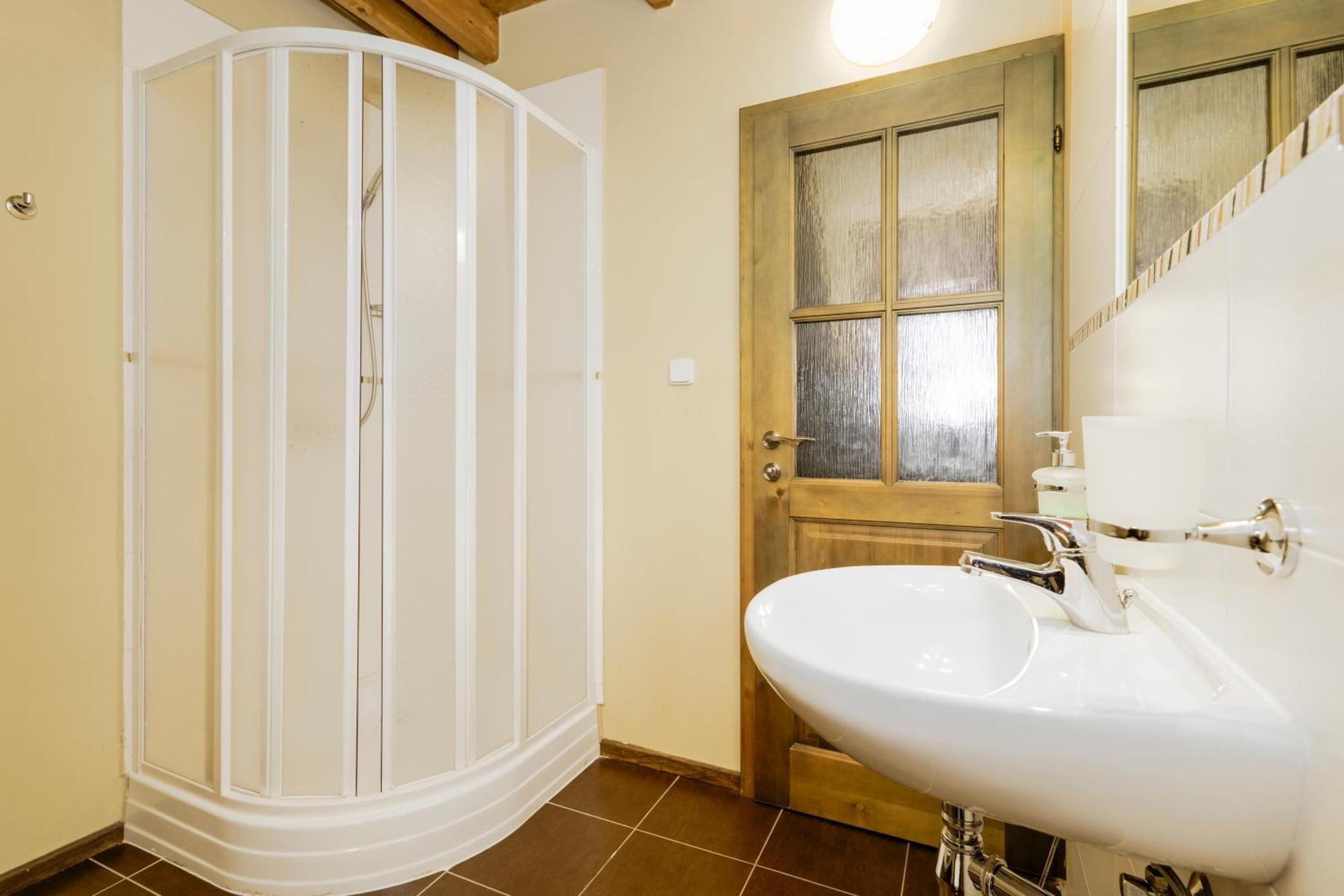Hotel Leyla 3*